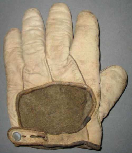 1890's-00's Webless Crescent White Back